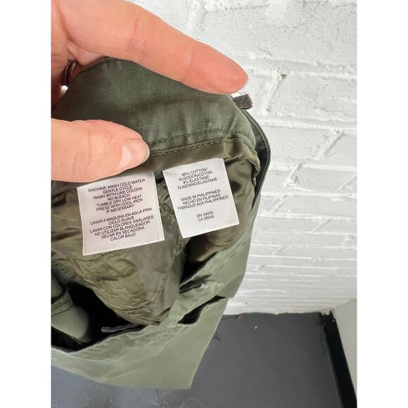 Jones New York Women's Mid-Rise Chino Shorts Flat Front Stretch Green Size 16 - Picture 4 of 5